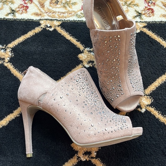 Jennifer Lopez Peep Toe Shoe Booties With Gunmetal Metallic Stones Size 7 1/2 - Picture 7 of 17